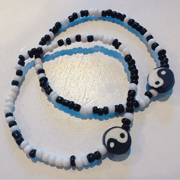 [ 2 FOR $10] BEADED YIN YANG STRETCH BRACELET SET - Picture 1 of 2